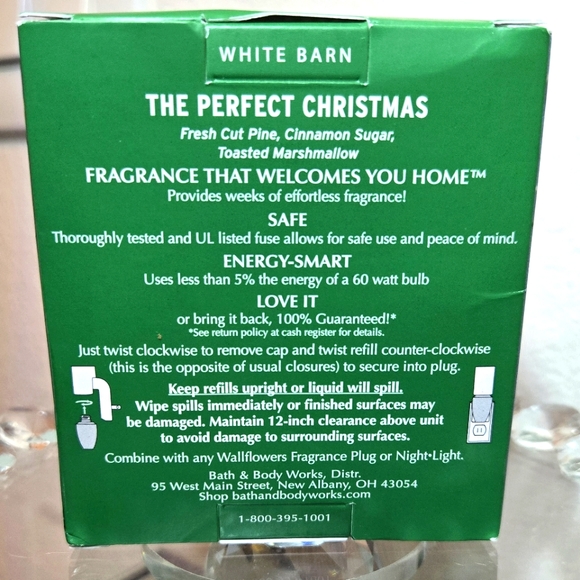 Perfect Christmas Wallflowers Refill 2-Pack • Bath & Body Works - Picture 3 of 5